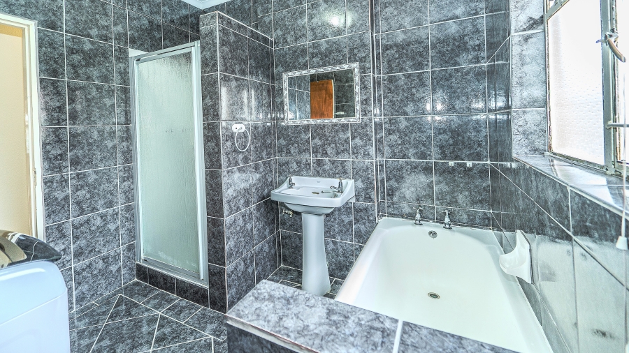 3 Bedroom Property for Sale in Protea Heights Western Cape